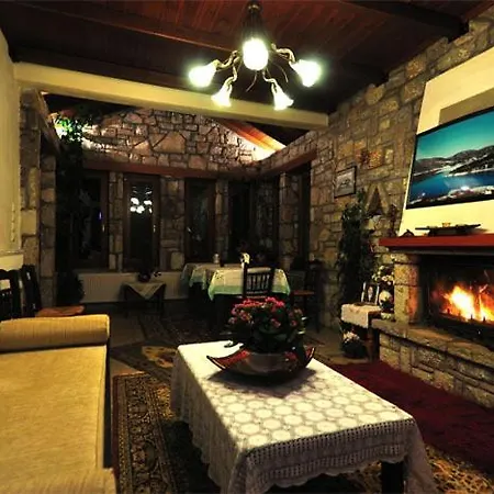 To Balkoni Tis Limnis Plastira Neochori (Karditsa)